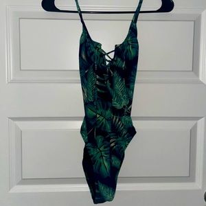 One Piece Leafy RipCurl bathing suit. 🍃✨